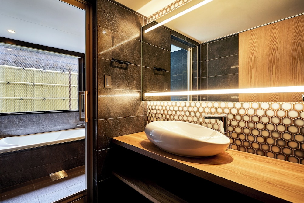 ベーシック トリプルルーム 3 ベッドルーム バスルーム0 | 枳殻邸別館