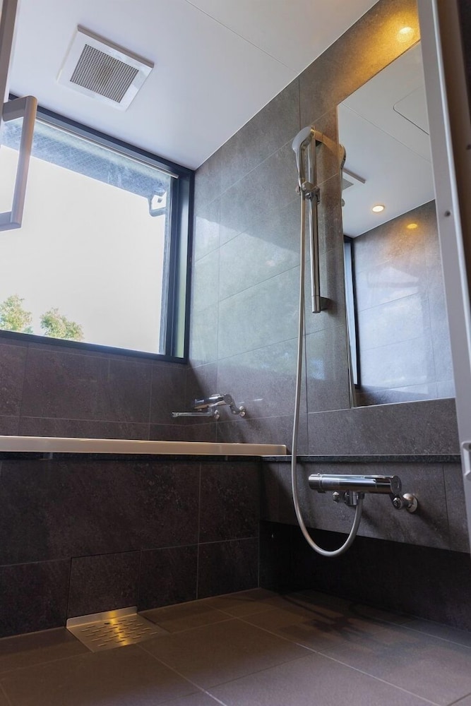 バルコニー付ツインルーム 2ベッドルーム 禁煙 バスルーム0 | 枳殻邸別館