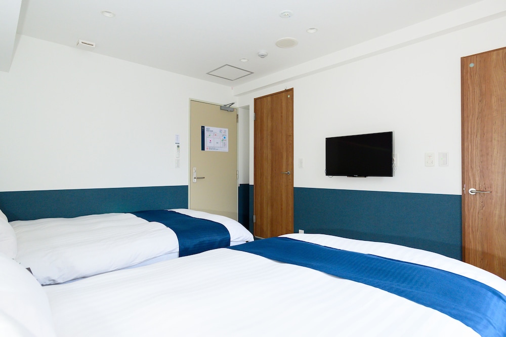 スタンダード 4 人部屋 客室2 | Ueno Woo Hotel