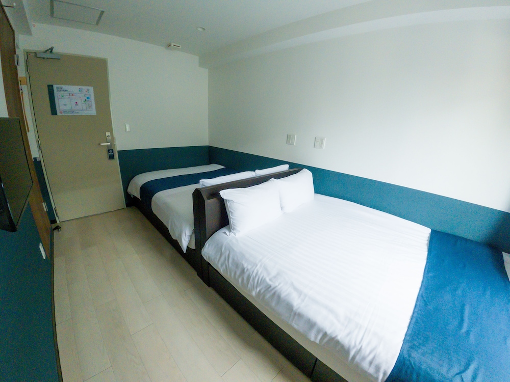 ベーシック 4 人部屋 客室1 | Ueno Woo Hotel