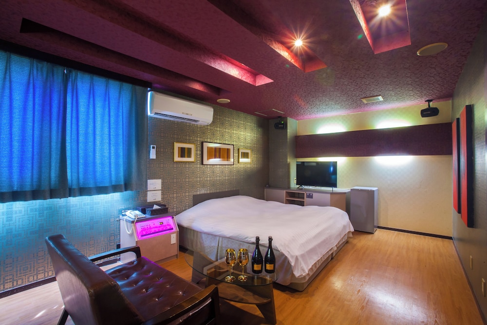 シングルルーム | ホテルフォーシーズン - 大人限定 -