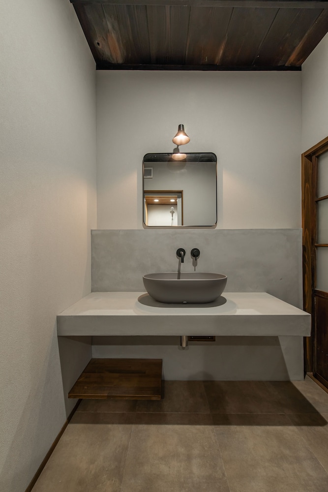 デラックス ルーム 禁煙 サウナ バスルーム3 | 和乃リトリート ひといき