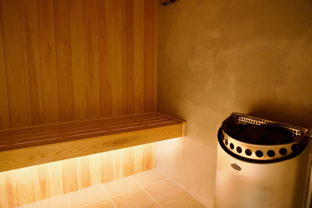 スーペリア ダブルルーム 禁煙 サウナ バスルーム0 | 和乃リトリート ひといき