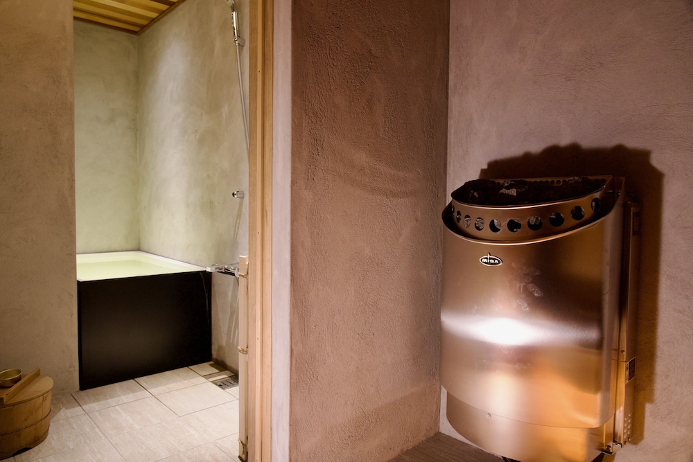 ファミリー 4 人部屋 禁煙 サウナ バスルーム0 | 和乃リトリート ひといき