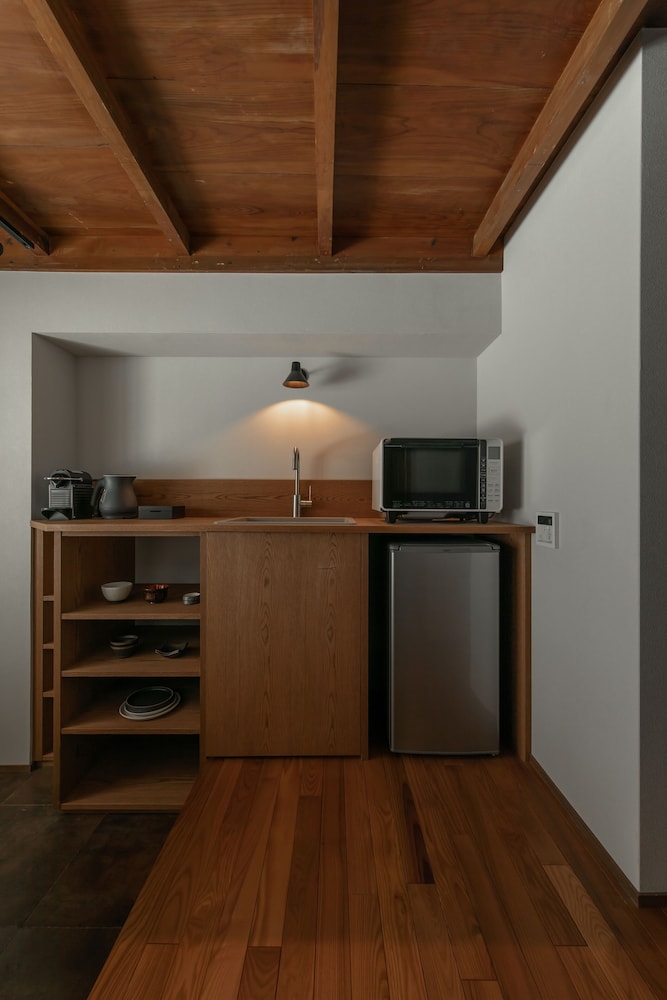 トラディショナル 4 人部屋 禁煙 サウナ 専用キッチン1 | 和乃リトリート ひといき