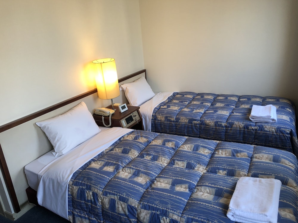 スタンダード ツインルーム 喫煙可 客室1 | ホテル 28 広島