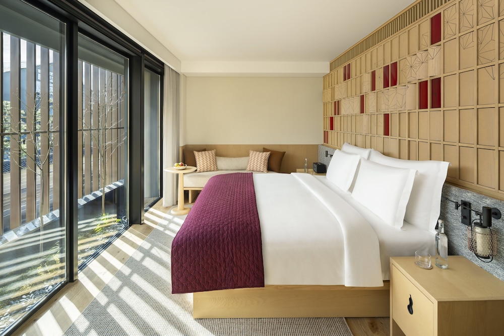 スーペリア ルーム キングベッド 1 台 客室1 | シックスセンシズ京都