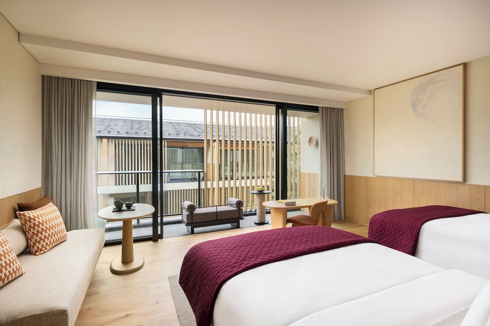 デラックス ルーム ダブルベッド 2 台 ガーデンビュー 客室4 | シックスセンシズ京都