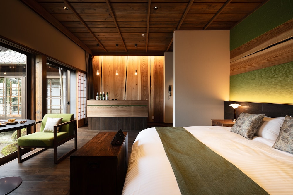 デラックス ダブルルーム 客室4 | Nazuna 飫肥 城下町温泉