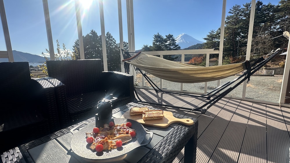 デザイン コテージ 4 ベッドルーム パーシャルレイクビュー ガーデン 食事・飲み物0 | ヴィラグランピング S.O.P 富士河口湖