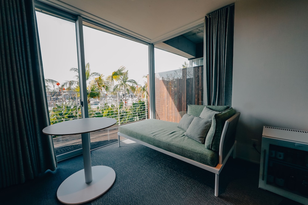 スタンダード ダブルルーム キングベッド 1 台 部屋からの景観0 | BOTANICAL POOL CLUB