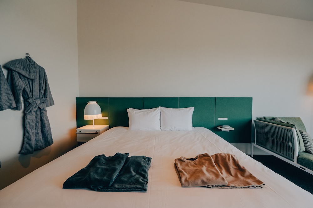 スーペリア ダブルルーム キングベッド 1 台 客室1 | BOTANICAL POOL CLUB