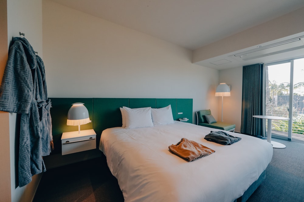 スタンダード ダブルルーム キングベッド 1 台 | BOTANICAL POOL CLUB