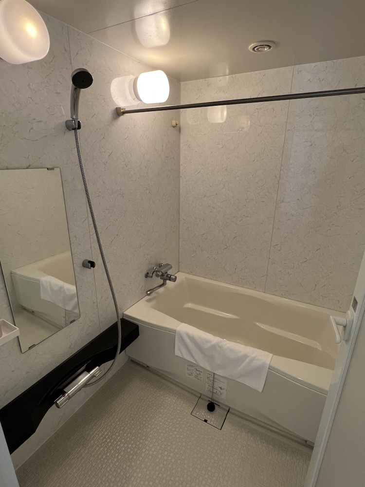 ファミリー スイート バスルーム0 | ホテル辰巳倶楽部