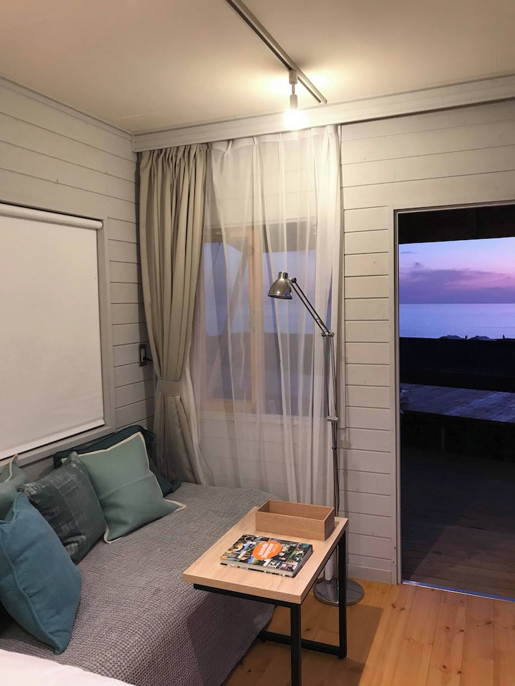 パノラミック ヴィラ 客室4 | 絶景シーサイドナハマ