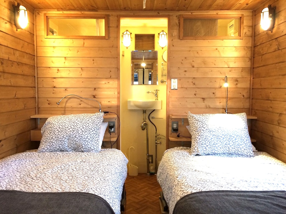 パノラミック ヴィラ 客室3 | 絶景シーサイドナハマ