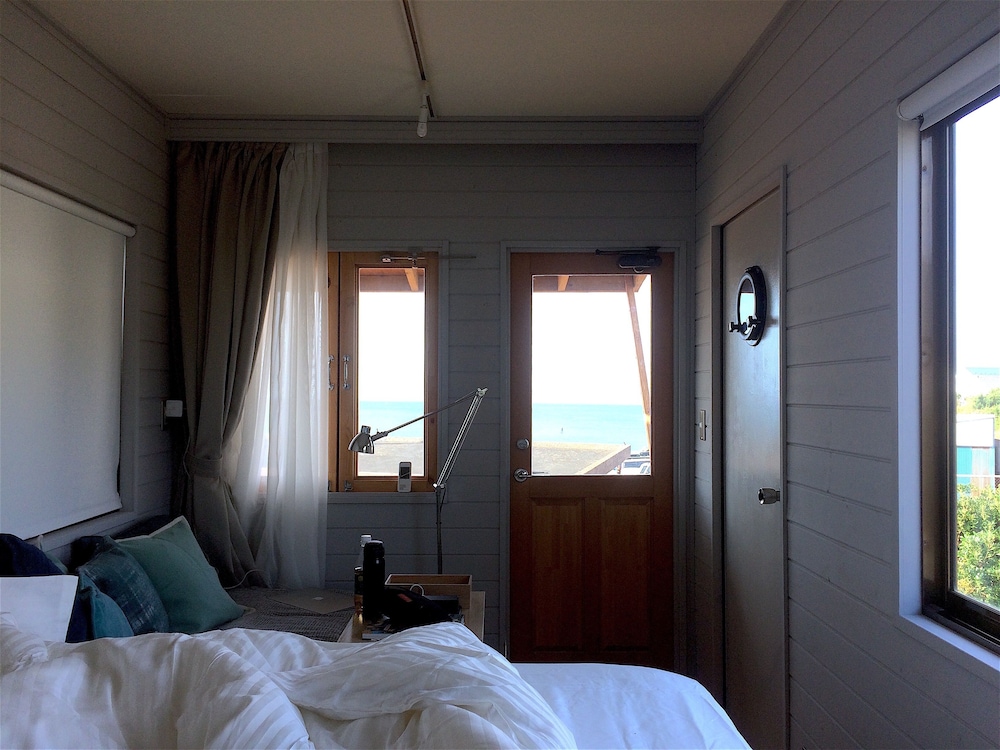 パノラミック ヴィラ 客室8 | 絶景シーサイドナハマ