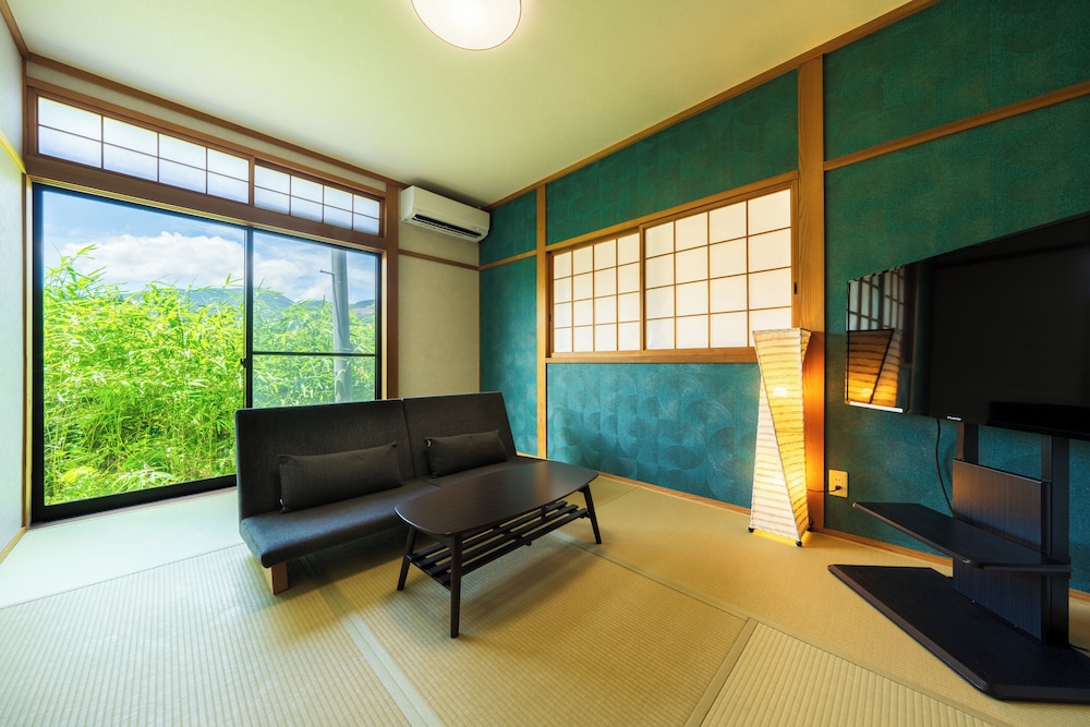 露天風呂付き離れ「葵(AOI)」禁煙 客室3 | 由布院離れの宿 優夏月