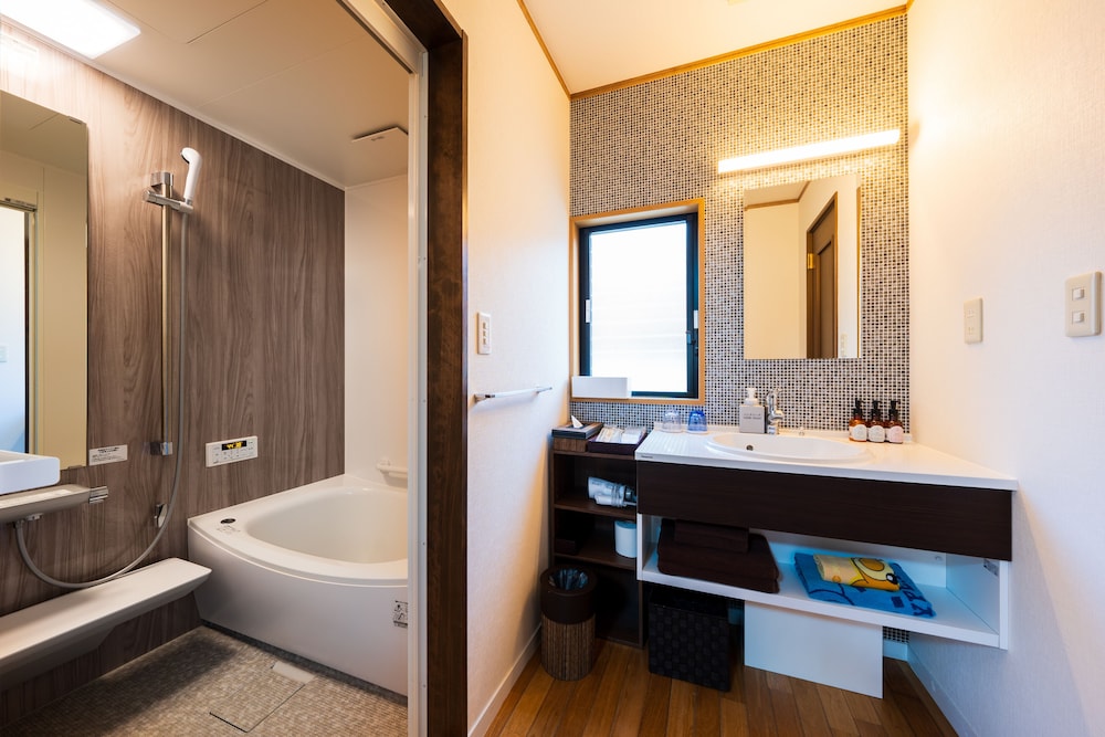 露天風呂付き離れ「葵(AOI)」禁煙 バスルーム0 | 由布院離れの宿 優夏月