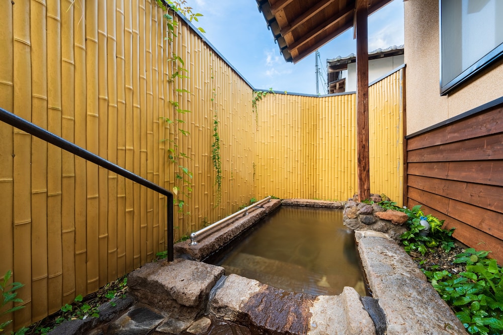 露天風呂付き離れ「虹(NIJI)」禁煙 バスルーム0 | 由布院離れの宿 優夏月