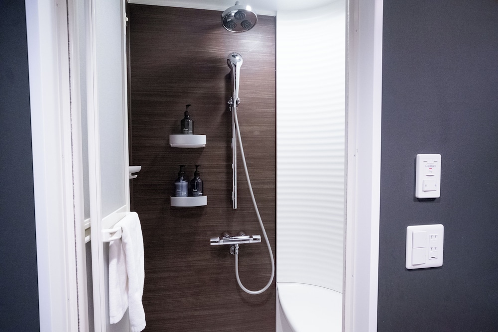 Studio 25 Group, Multiple Beds, Non Smoking バスルーム1 | WAYFARER Shinsaibashi