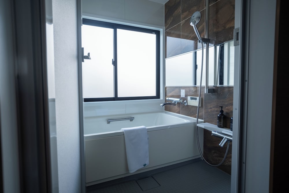 Studio 35 Family, Multiple Beds, Non Smoking バスルーム2 | WAYFARER Shinsaibashi