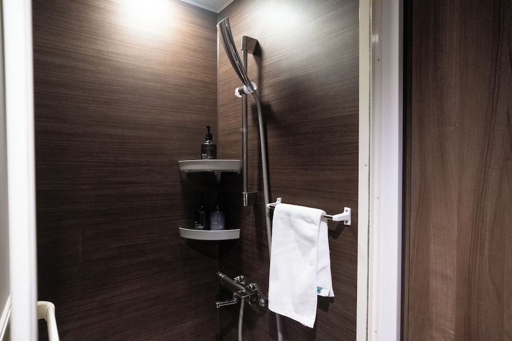 Essential 15 Twin, Multiple Beds, Non Smoking バスルーム2 | WAYFARER Shinsaibashi