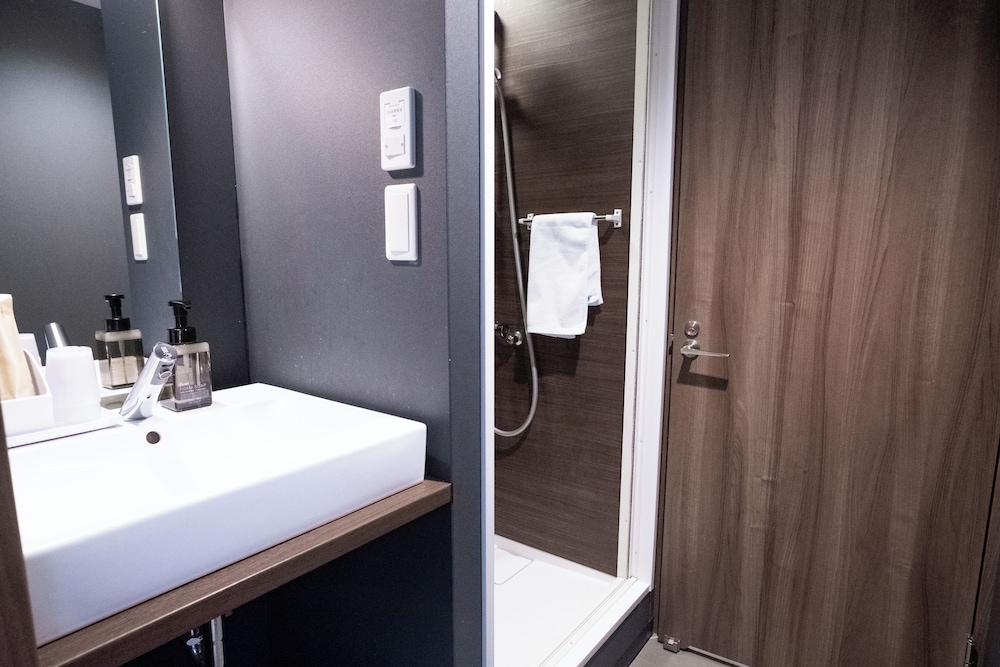 Essential 15 Twin, Multiple Beds, Non Smoking バスルーム1 | WAYFARER Shinsaibashi