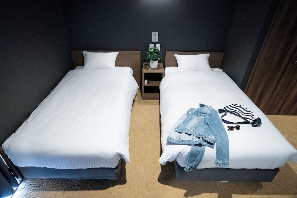 Studio 25 Group, Multiple Beds, Non Smoking 客室2 | WAYFARER Shinsaibashi