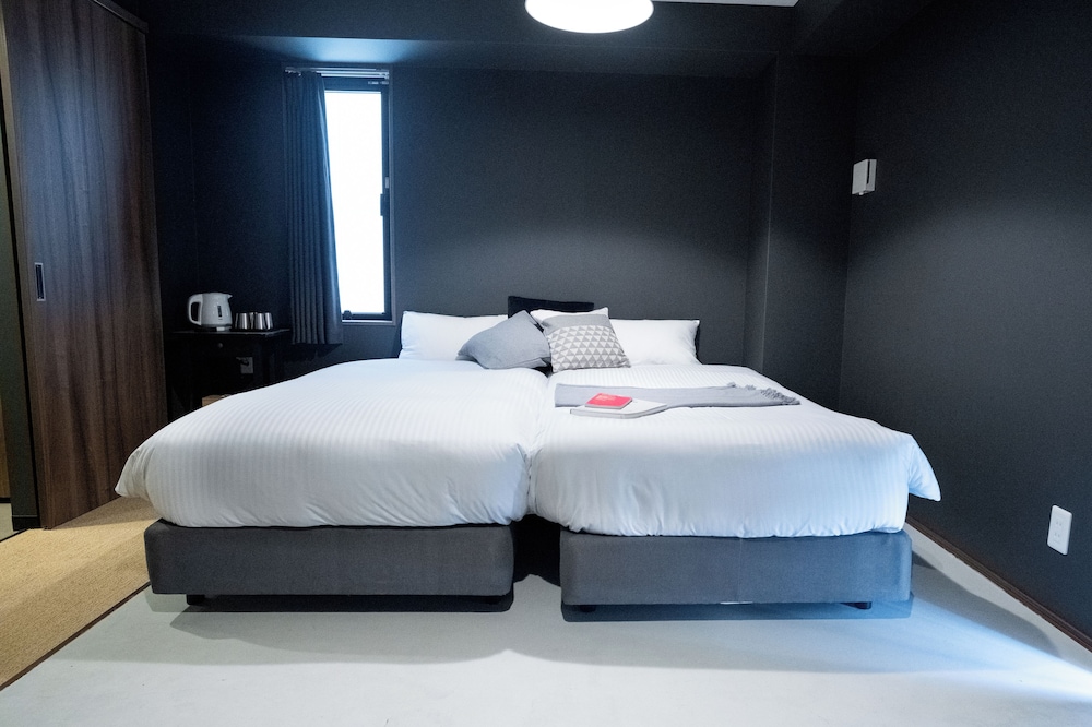 Studio 25 Group, Multiple Beds, Non Smoking 客室3 | WAYFARER Shinsaibashi
