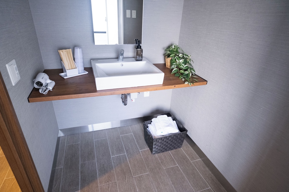 Studio 35 Family, Multiple Beds, Non Smoking バスルーム1 | WAYFARER Shinsaibashi