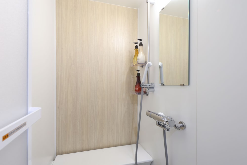 ベーシック ルーム クイーンベッド 1 台 禁煙 バスルーム0 | 天然温泉 凌天の湯 御宿 野乃浅草別邸