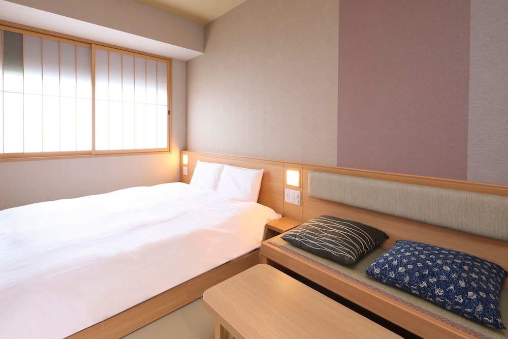 ベーシック ルーム クイーンベッド 1 台 禁煙 客室1 | 天然温泉 凌天の湯 御宿 野乃浅草別邸