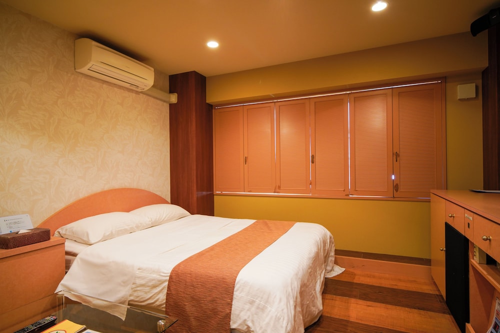 スタンダード ダブルルーム 客室2 | ホテルラヴィアン