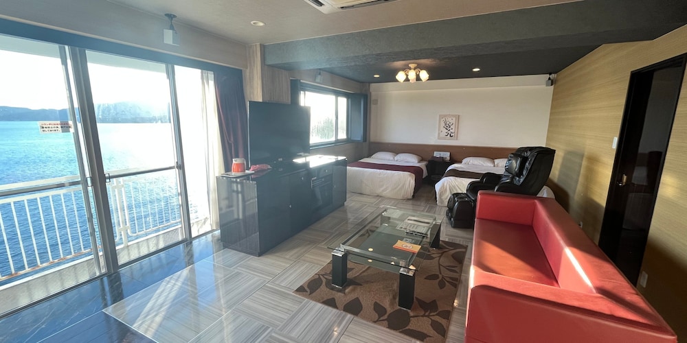 ロイヤル スイート 客室5 | ホテルラヴィアン