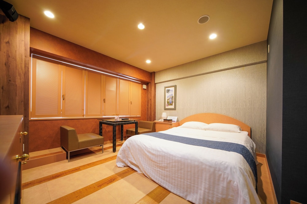 デラックス ダブルルーム 客室3 | ホテルラヴィアン