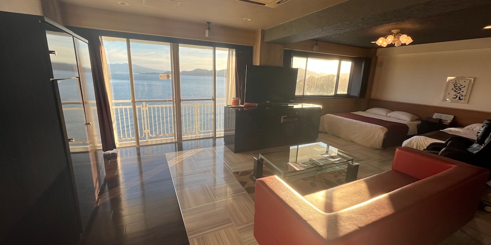 ロイヤル スイート 客室6 | ホテルラヴィアン