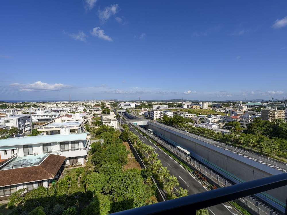 スーペリア アパートメント 2 ベッドルーム キッチン シティビュー テラス / パティオ0 | &Monde.Okinawa Arena Condominium