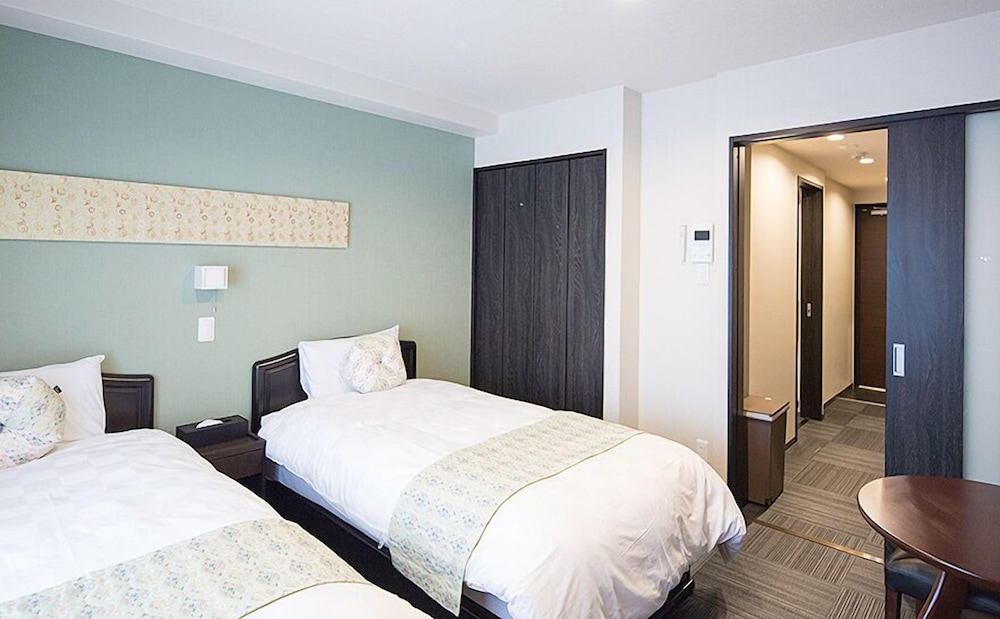 ベーシック ツインルーム 客室1 | 祇園はんなステイ