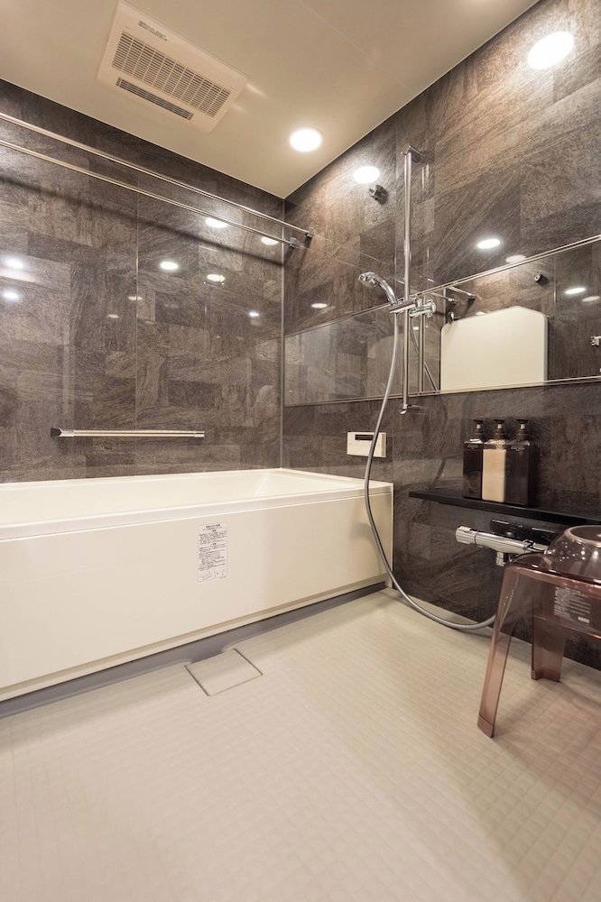 鴨川ビュー ファミリースイート（最大5名） バスルーム3 | 日和ステイ京都鴨川