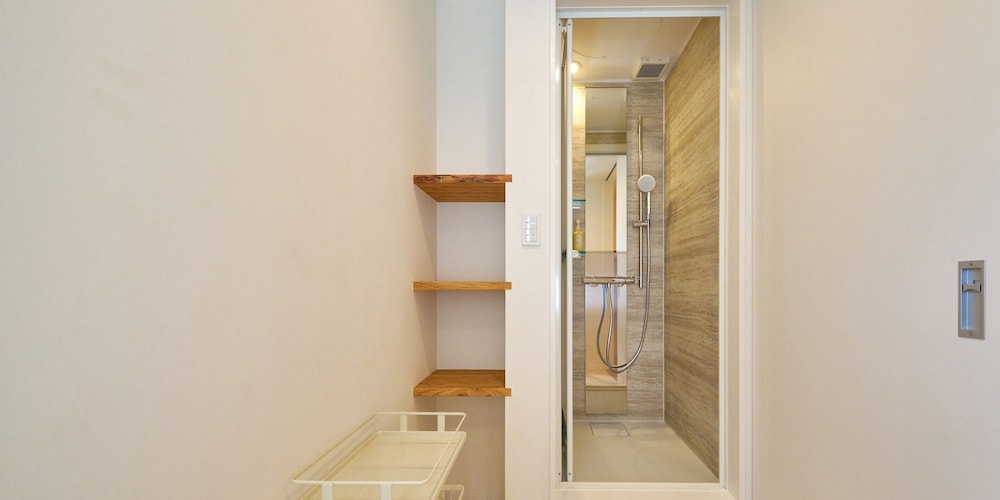 ツインルーム2F 禁煙 バスルームのシャワー0 | ラグジュテックヴィラ芦徳