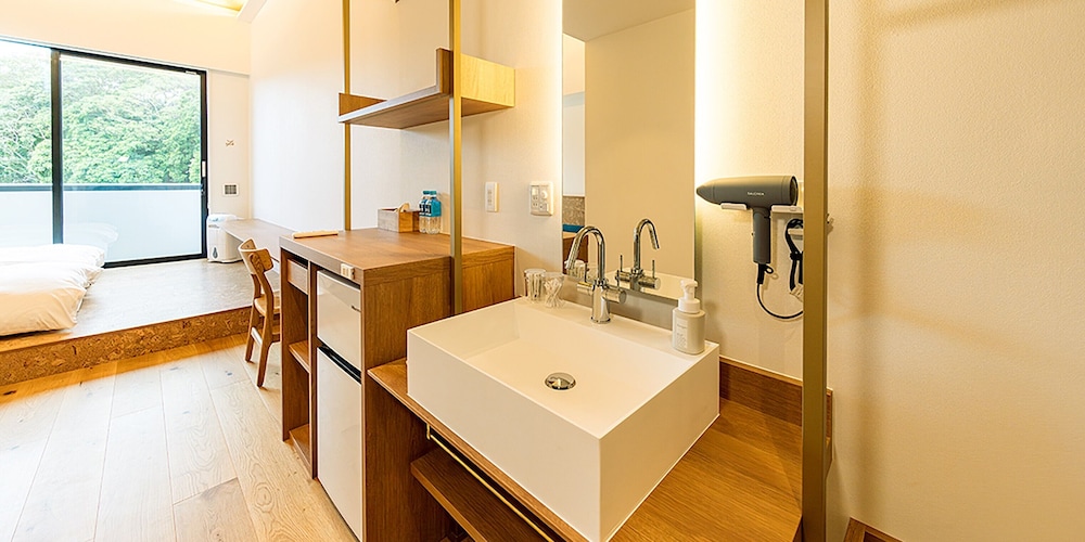 バスルーム付ツインルーム2F禁煙 客室2 | ラグジュテックヴィラ芦徳