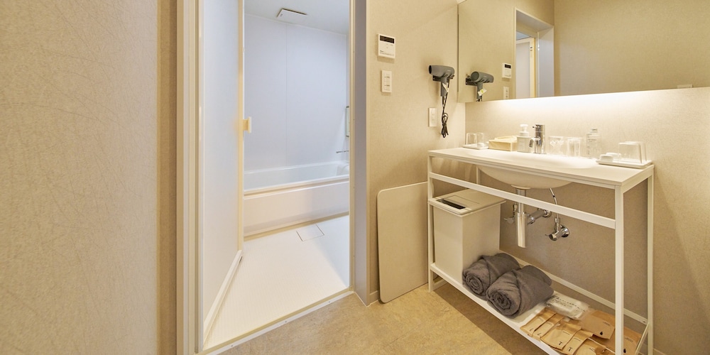 ファミリールームナチュラル キッチンコンロ付き 禁煙 バスルーム0 | ラグジュテックヴィラ芦徳