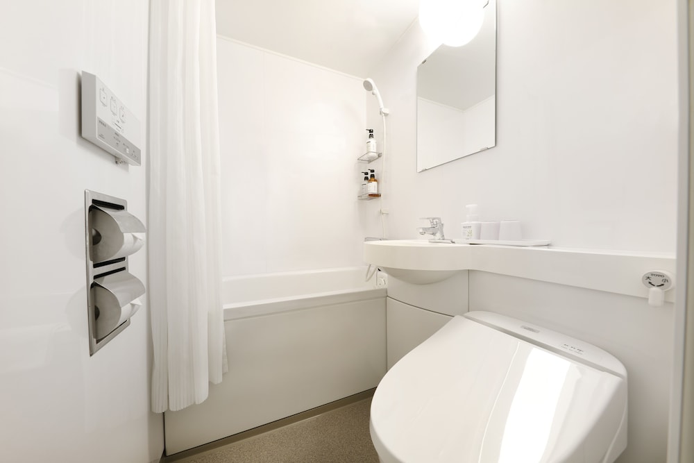 Twin Room with Breakfast バスルーム0 | ホップイン京都四条大宮