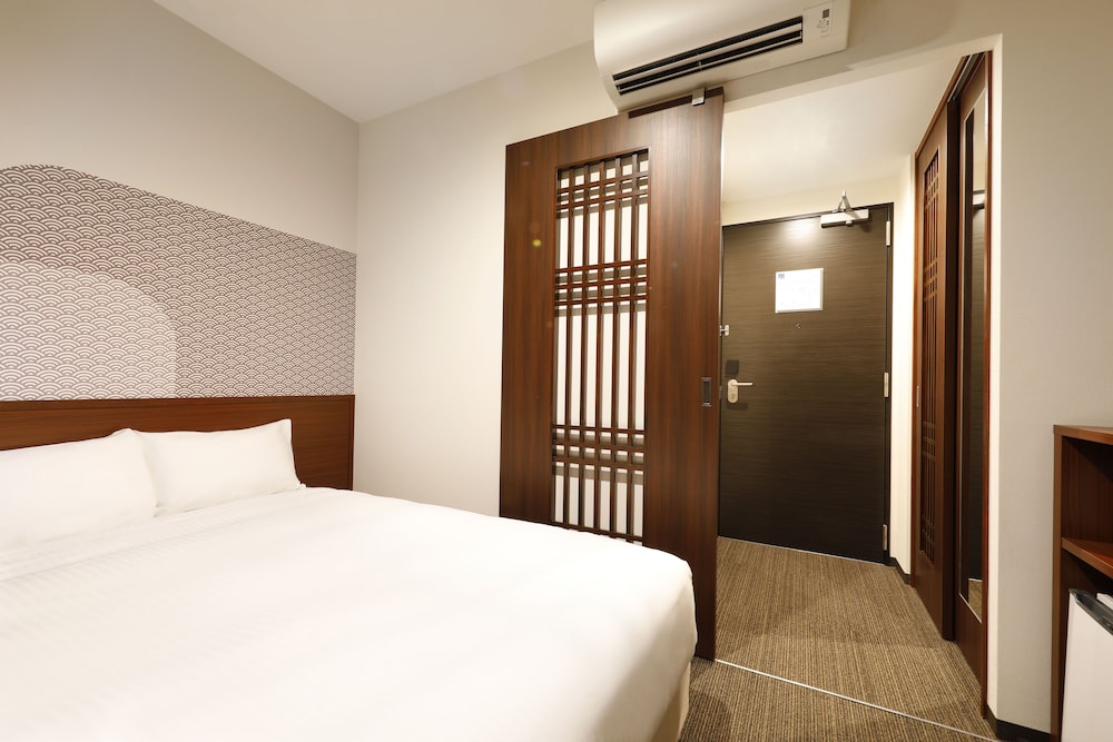 Basic Double Room with Breakfast 客室2 | ホップイン京都四条大宮