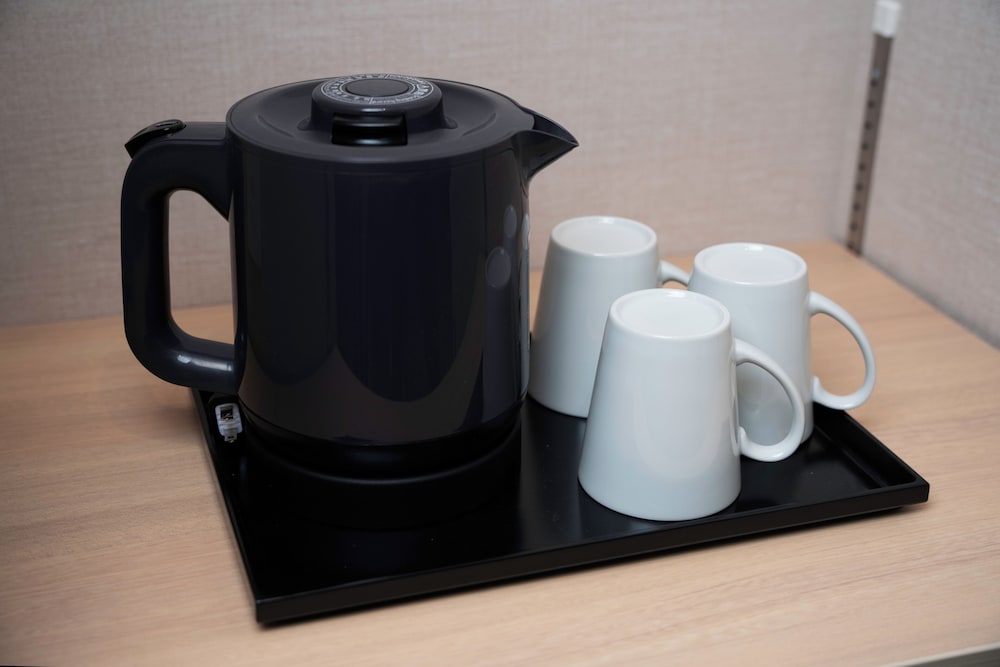 Twin Room with Breakfast 客室の設備とサービス1 | ホップイン京都四条大宮