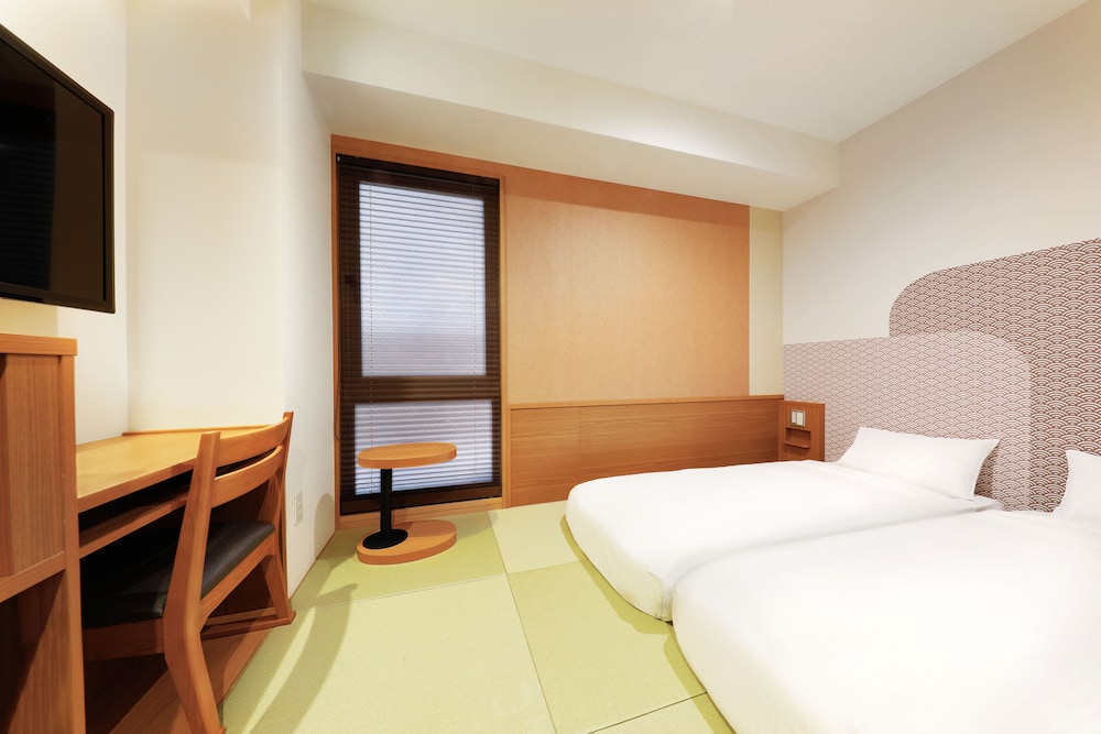 Traditional Twin Room with Breakfast 客室1 | ホップイン京都四条大宮