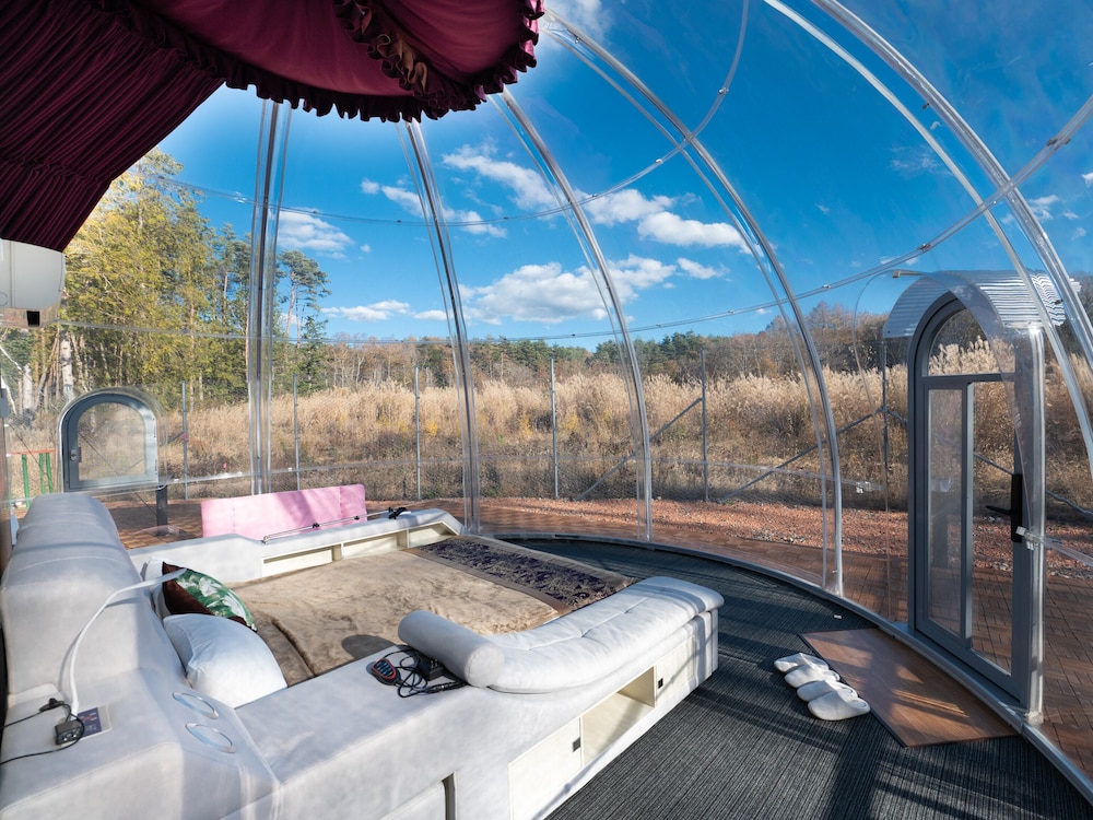 ヴィレッジドーム キングサイズ[1ベッド] 客室6 | 富士星空の村 Tabist