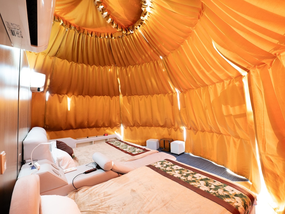 ヴィレッジドーム キング[1ベッド]+セミダブル[1ベッド] 客室4 | 富士星空の村 Tabist