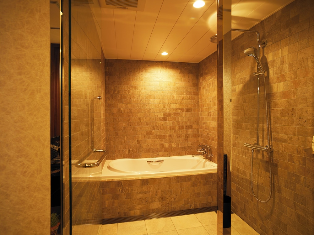 デラックススイートルーム バスルーム0 | ホテルアナガ